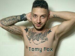 Tomy_Fox